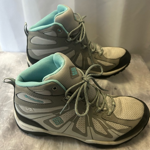 Columbia Women’s Grey and Blue Hiking Shoes - Picture 7 of 12